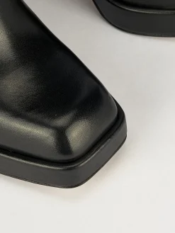 Stivaletto tacco 8cm nero pelle