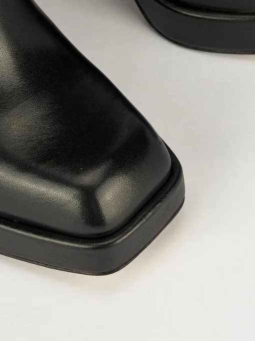 Stivaletto tacco 8cm nero pelle