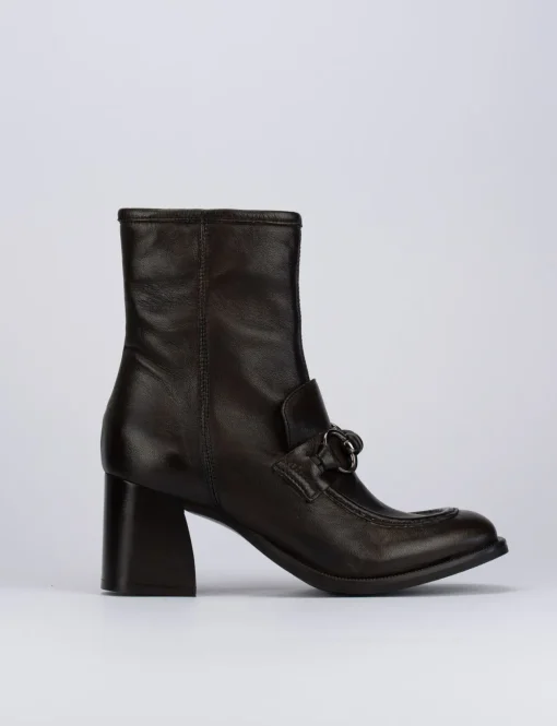 Stivaletto tacco 7cm testa pelle