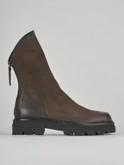 Stivaletto tacco 2cm testa nabuk