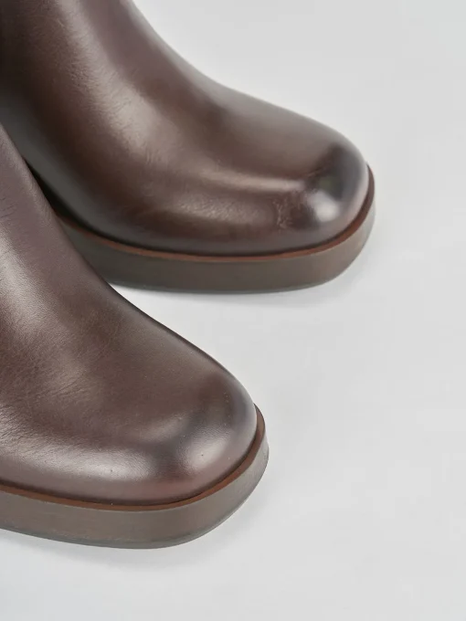 Stivaletto tacco 8cm testa pelle