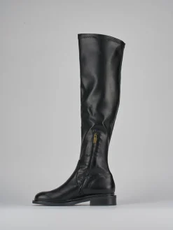Stivali tacco 2cm pelle nero