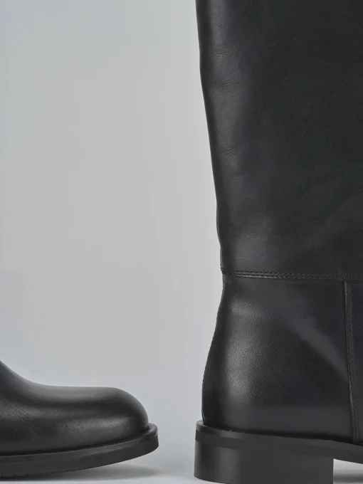 Stivali tacco 2cm pelle nero