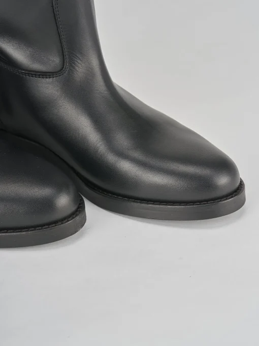 Stivali tacco 2cm pelle nero