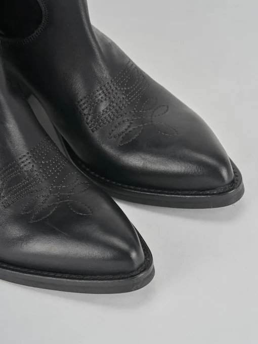 Stivali tacco 3cm pelle nero
