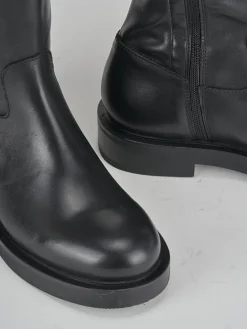 Stivali tacco 2cm pelle nero