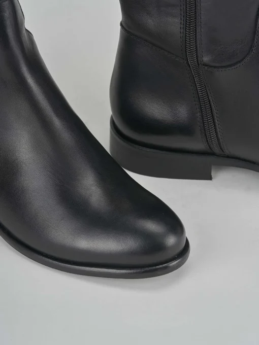Stivali tacco 2cm pelle nero