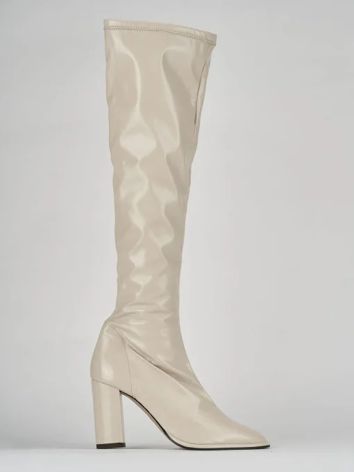 Stivali tacco 9cm vernice beige