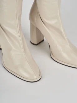 Stivali tacco 9cm vernice beige