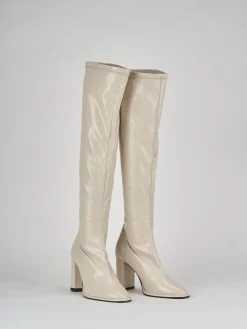 Stivali tacco 9cm vernice beige