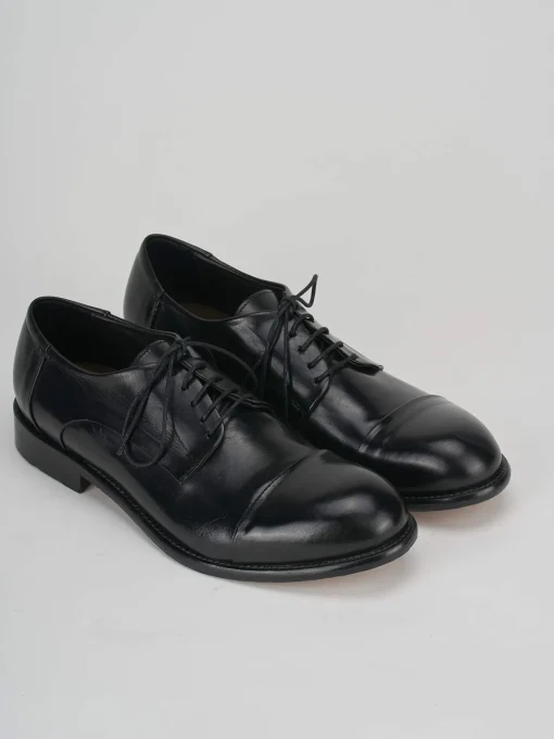 Stringata derby nero pelle