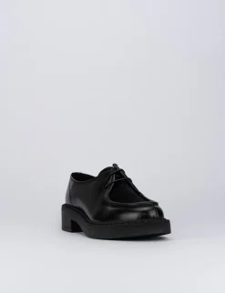Stringata tacco 2 cm nero pelle