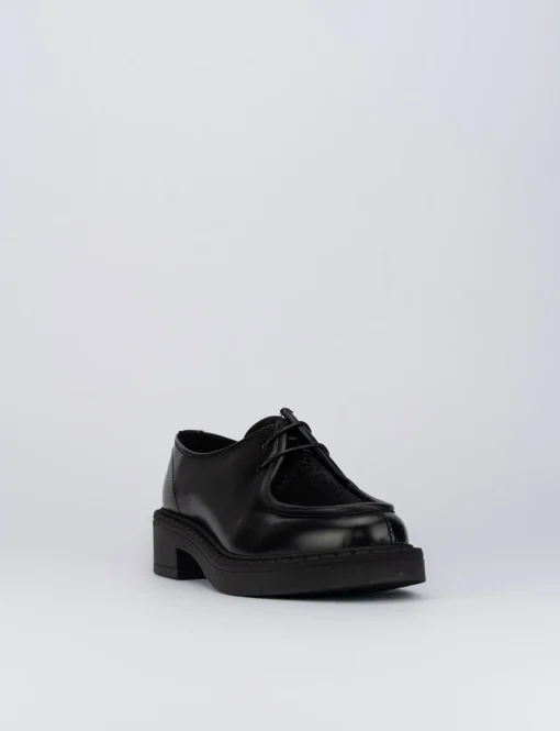 Stringata tacco 2 cm nero pelle