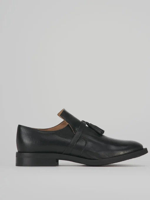 Stringata tacco 1 cm nero pelle