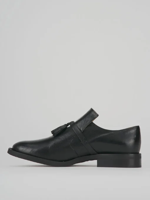 Stringata tacco 1 cm nero pelle