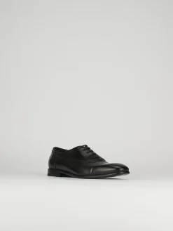 Stringata tacco 1 cm nero pelle
