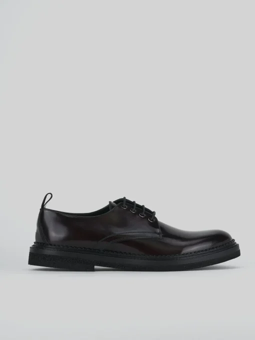 Stringate pelle bordo'