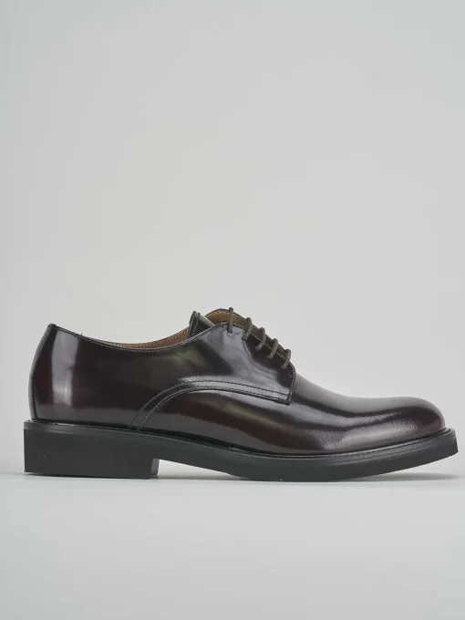 Stringate pelle bordo'