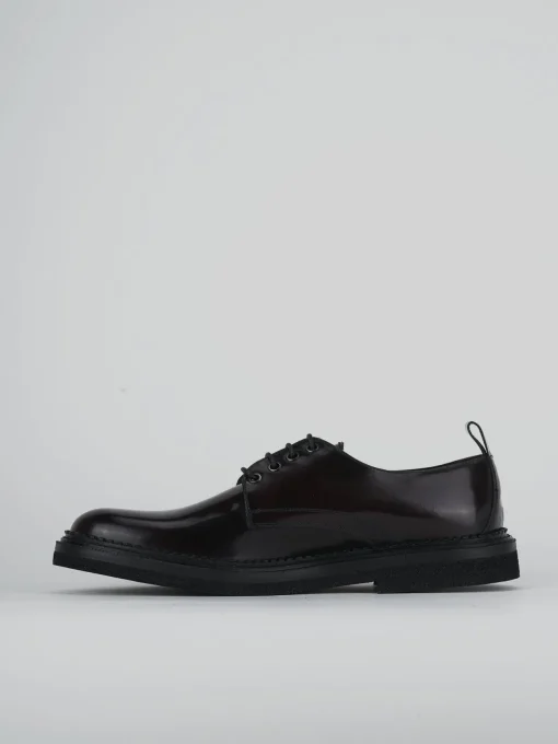 Stringate pelle bordo'