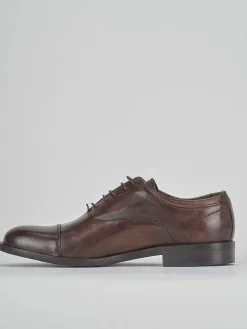 Stringate pelle marrone