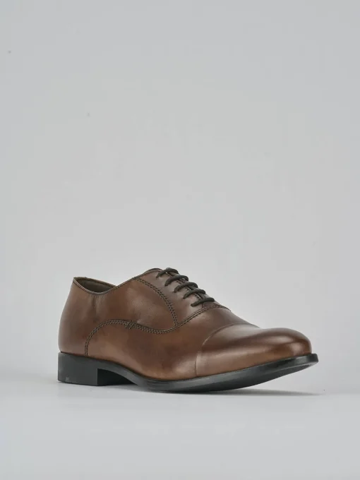 Stringate pelle marrone