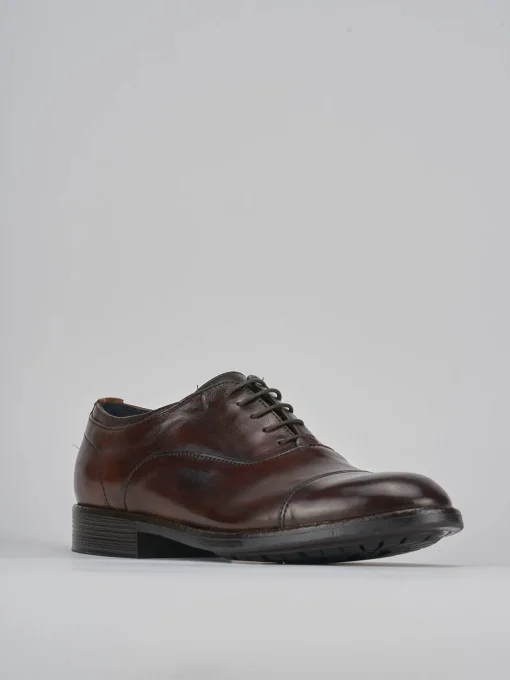 Stringate pelle marrone