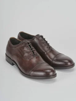 Stringate pelle marrone