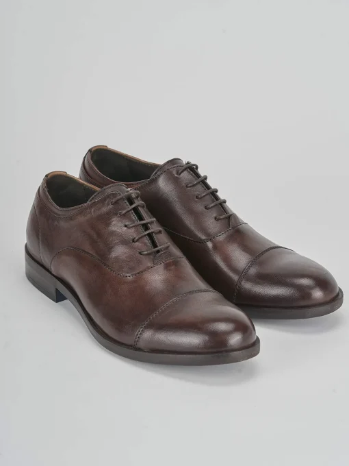 Stringate pelle marrone