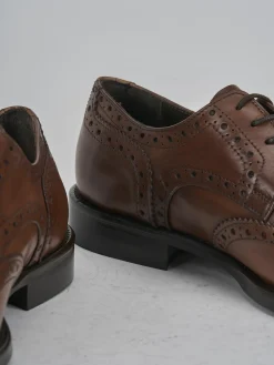 Stringate pelle marrone
