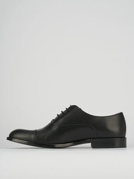 Stringate pelle nero