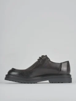 Stringate pelle testa