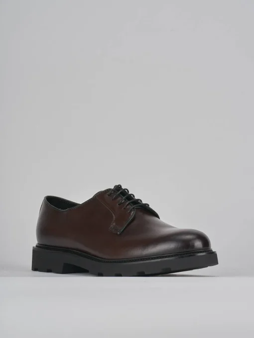 Stringate pelle testa