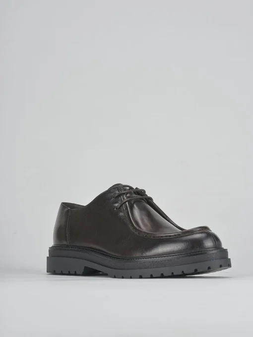 Stringate pelle testa
